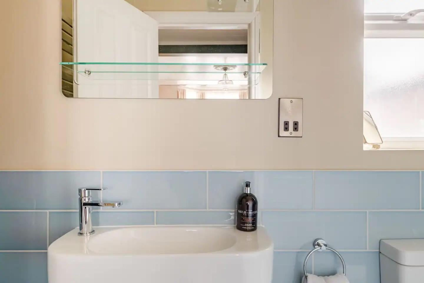 Deco Studio: King Bed, Kitchenette, Stylish & Comfortable 브라이턴 외부 사진